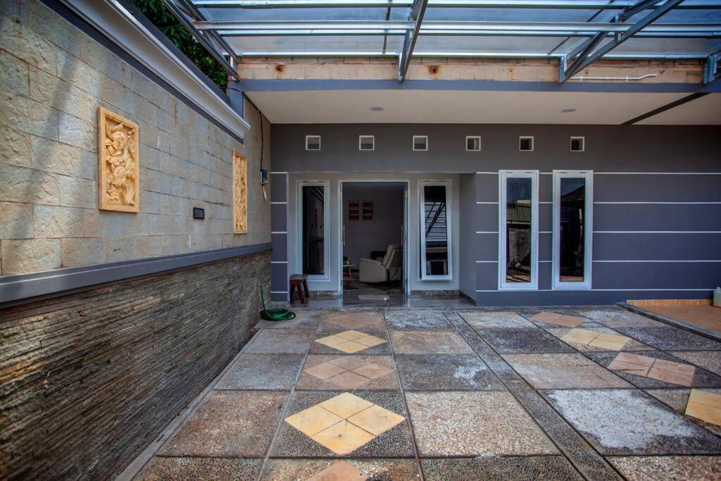 Villa Palm Springs By Reqhome Ciater Hilir Exterior foto