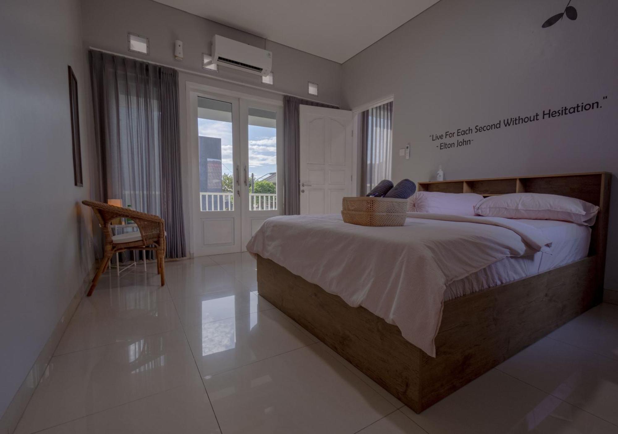 Villa Palm Springs By Reqhome Ciater Hilir Exterior foto