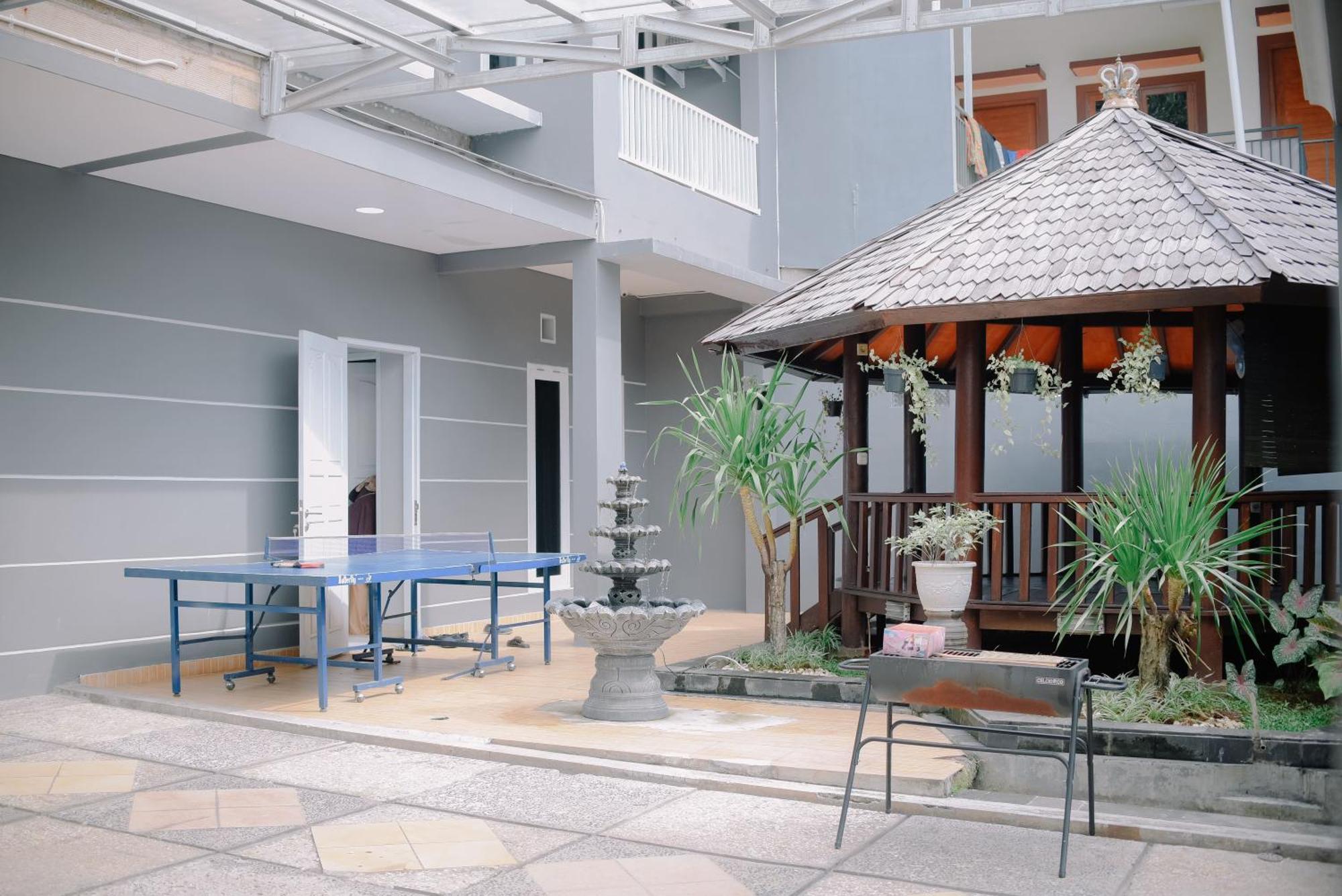 Villa Palm Springs By Reqhome Ciater Hilir Exterior foto